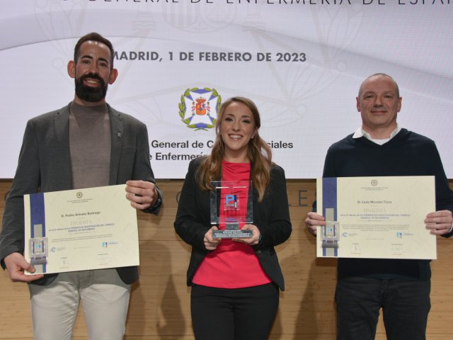 Los finalistas de la categoría ámbito hospitalario: Pedro Arévalo, Mónica Jesús y Lluis Mundet.